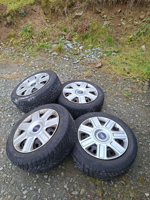 Sprzedam 4 felgi metalowe 16 z kolakami Forda