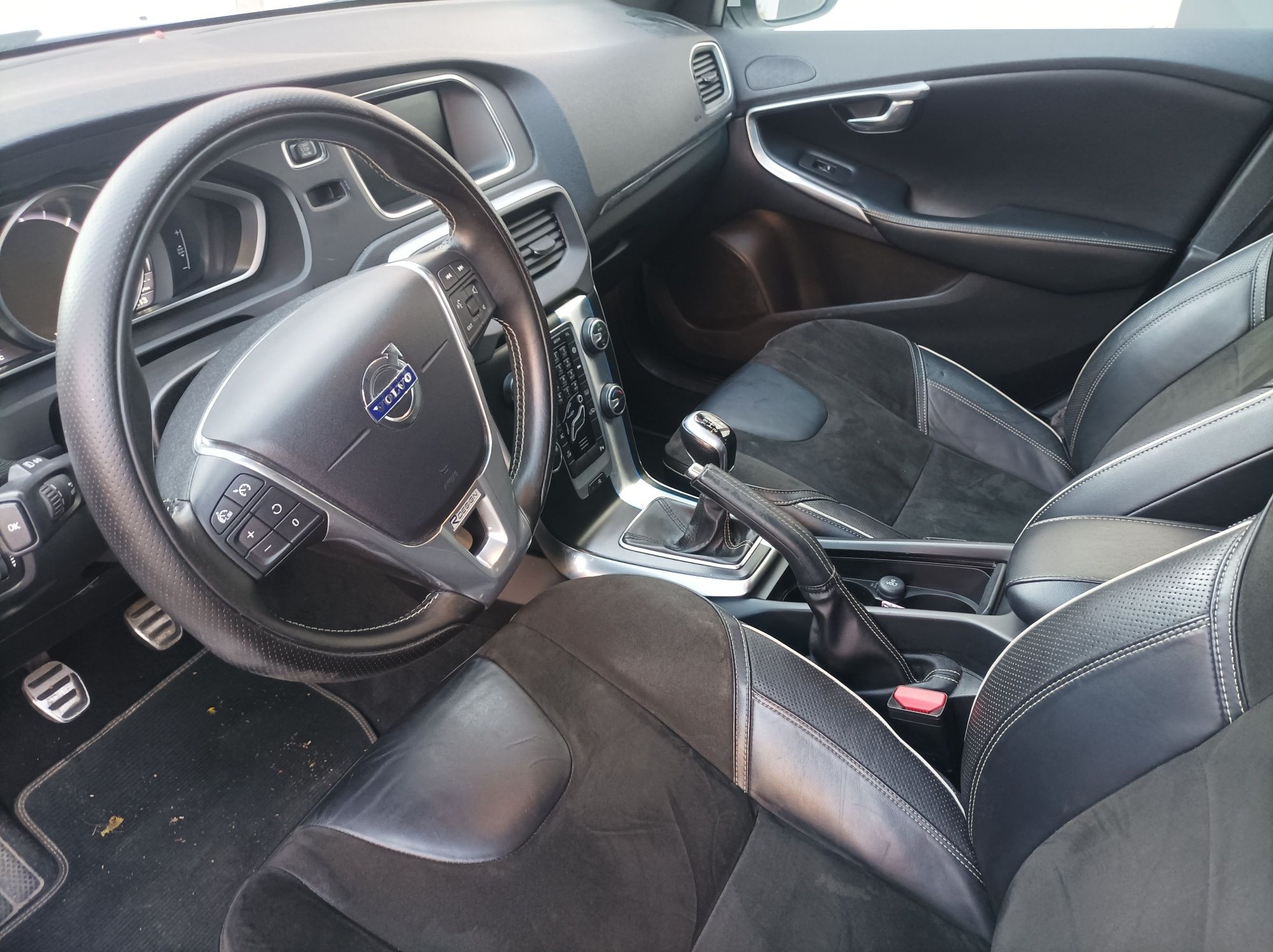 Volvo V40 R-Design D2 2.0 2015