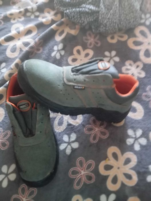 Sapatos de biqueira de aço