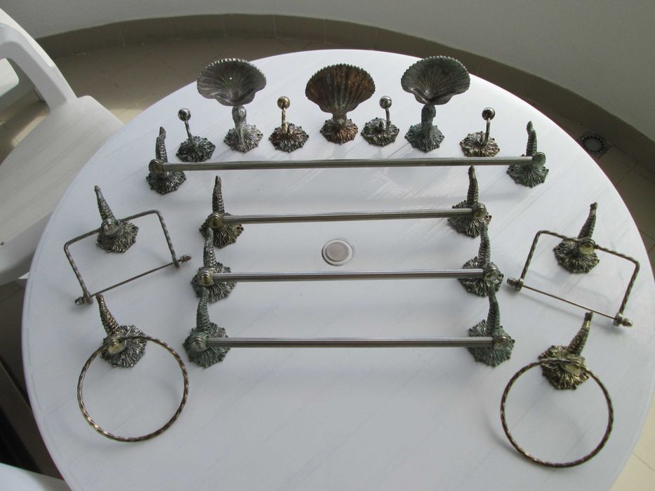 15 Acessórios Rústicos para Casa de Banho "Golfinhos" em Metal Dourado