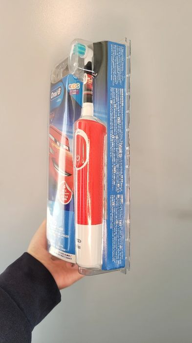 Escova elétrica Oral-b cars
