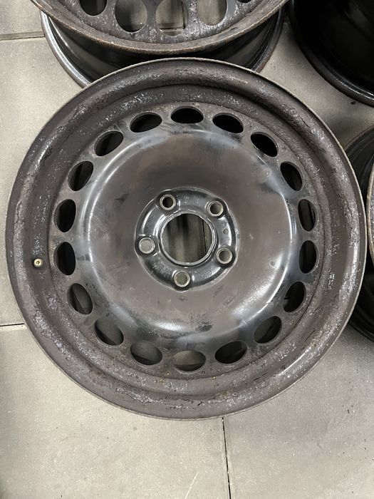 Felgi stalowe oryginalne 7Jx16H2 ET39 5x112 Audi z kołpakami A4 A6