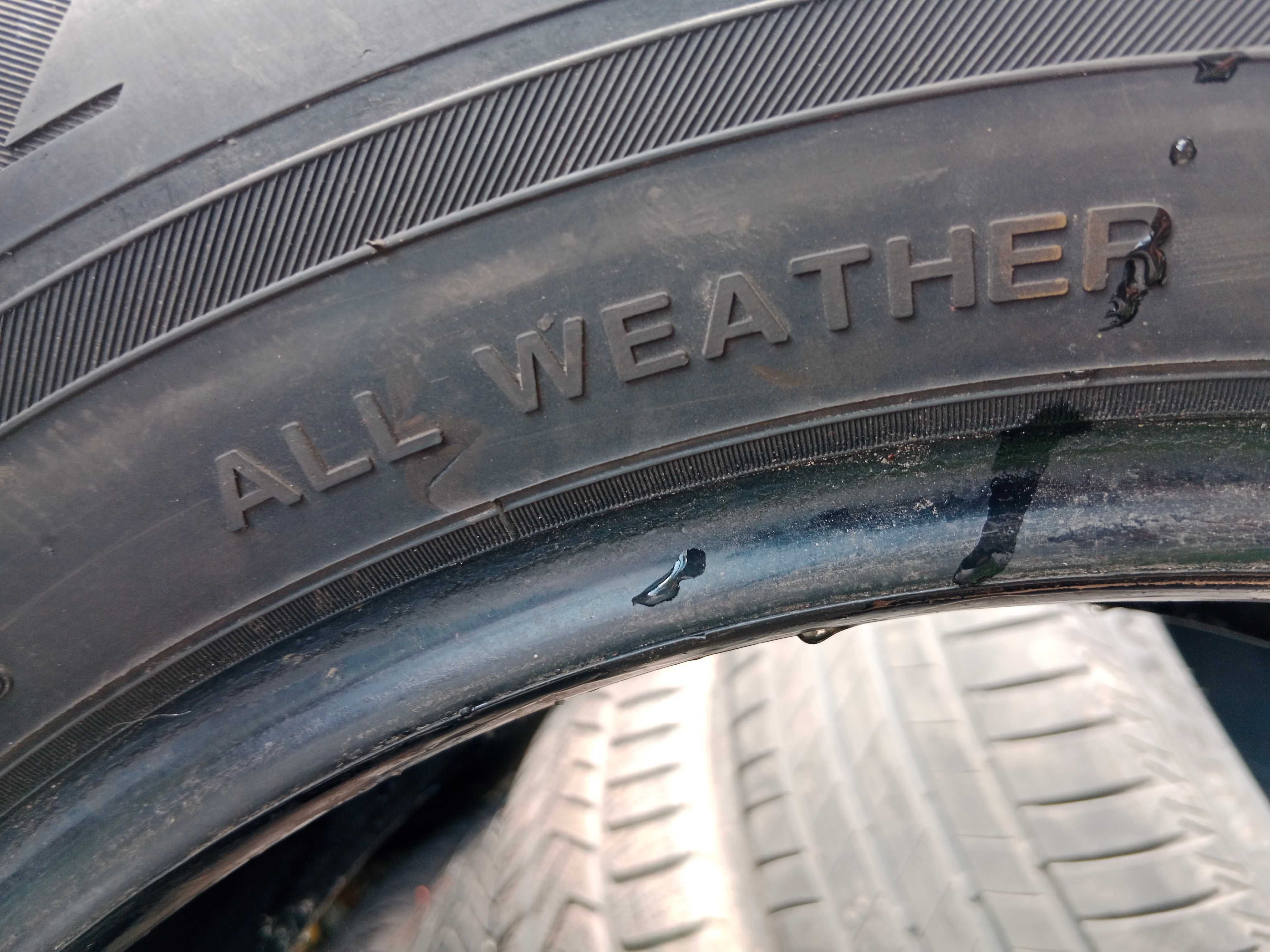 Opona używana 225/65R17 Sentury Crossover All Weather 1szt.