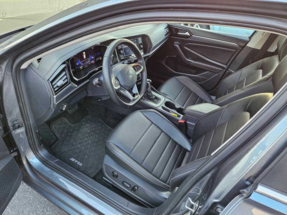 Volkswagen Jetta SE      2024