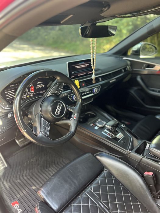 Продам/обме Audi S4 b9