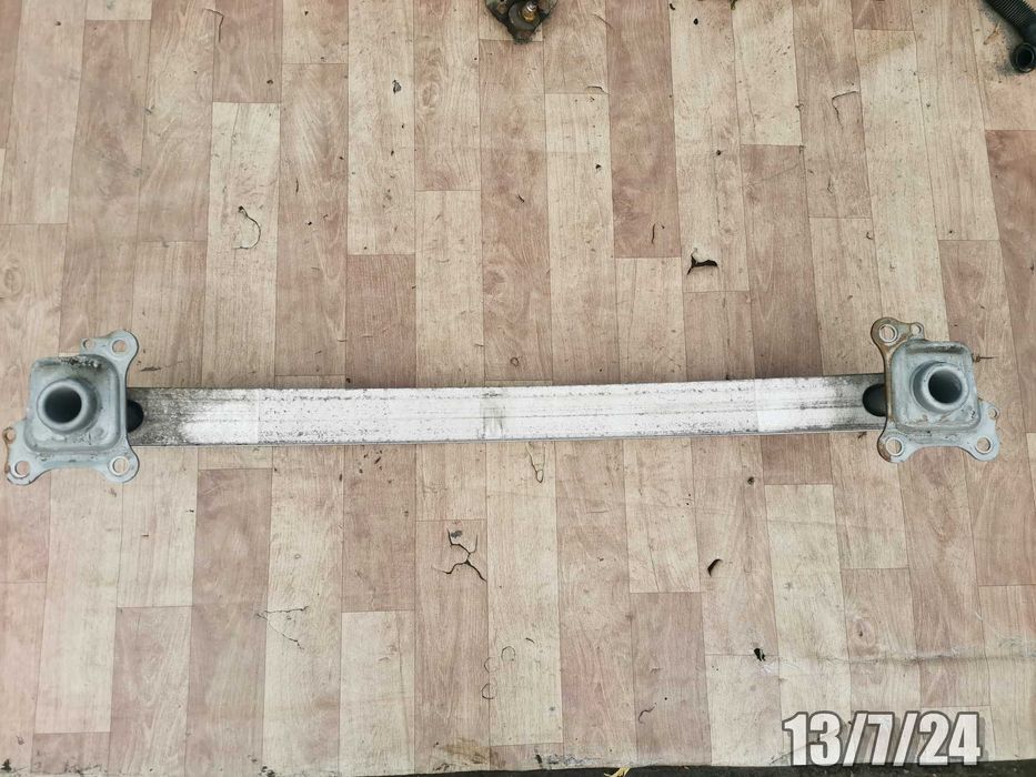 Audi A8 8L lift Belka przedniego zderzaka