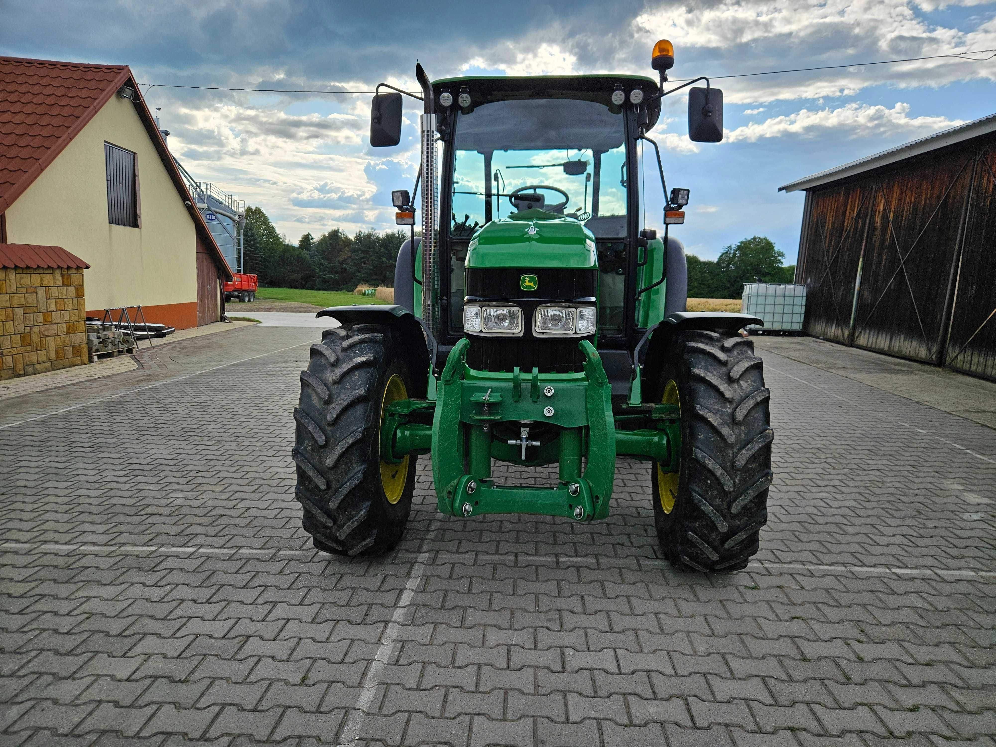 John Deere 5100R