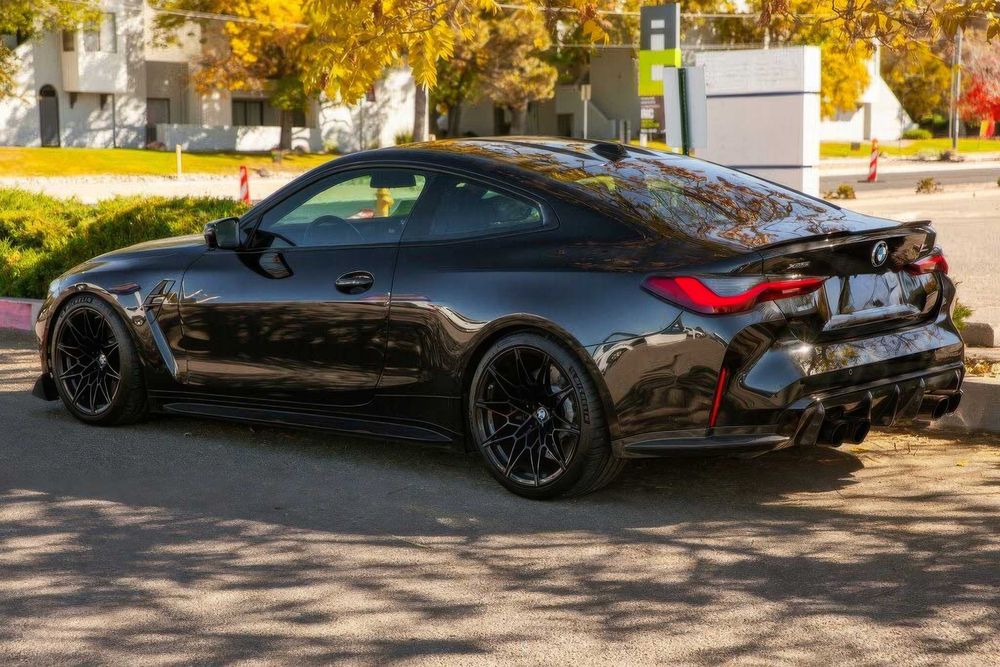 BMW M4 Competition xDrive      2024