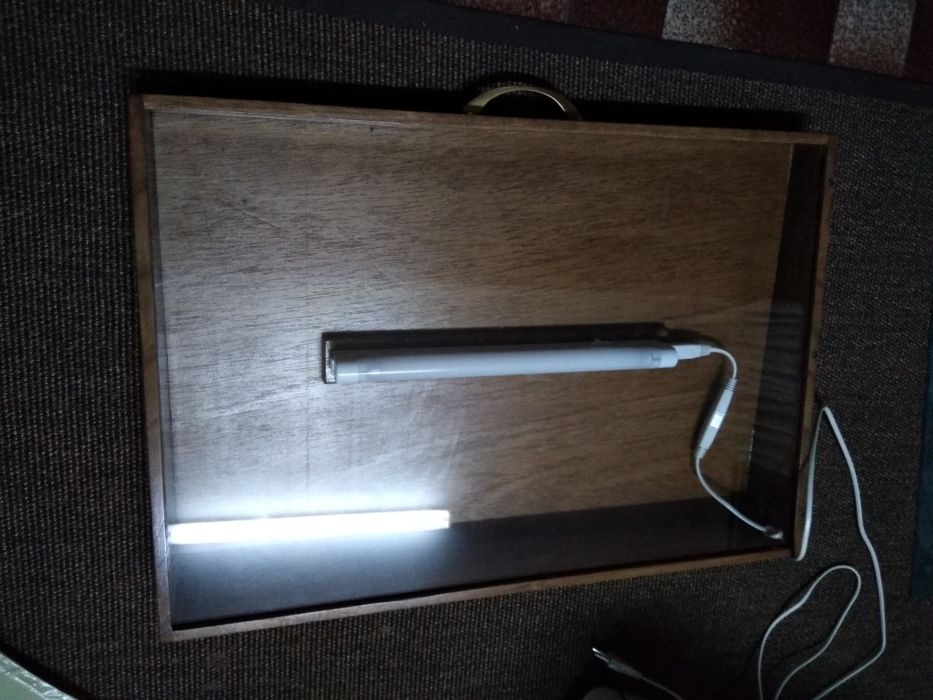 Mesa de luz  de madeira