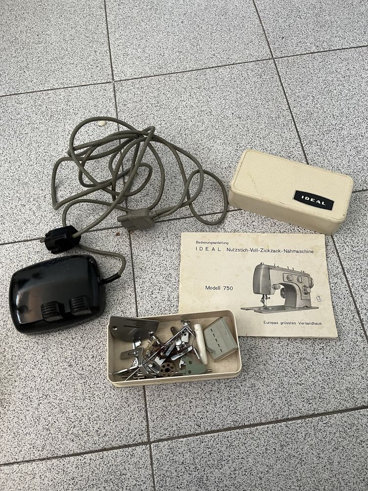Máquina Costura Vintage Ideal Modell 750