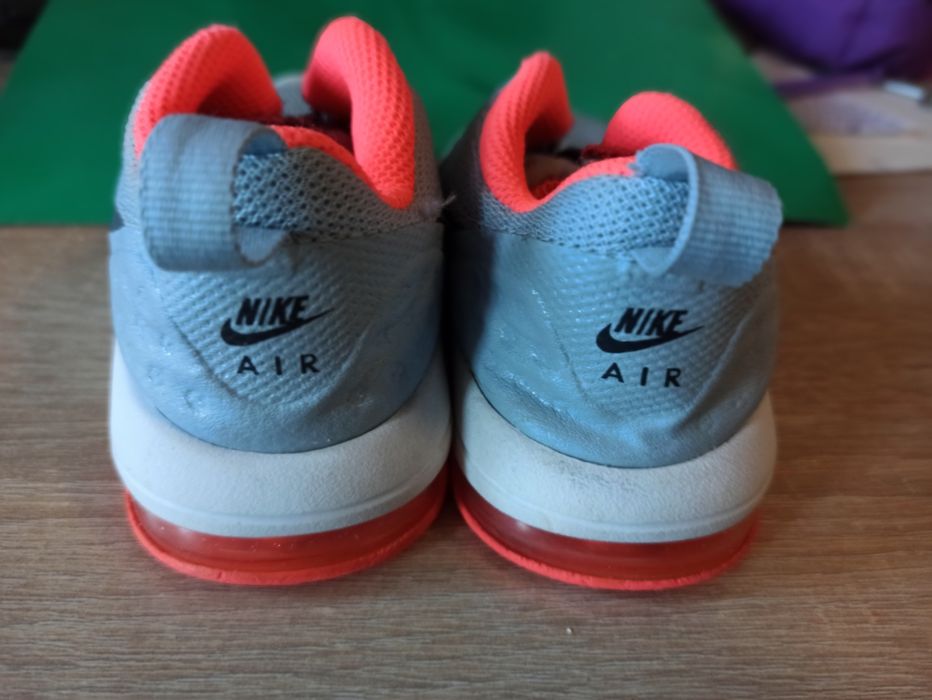 Nike air Кросівки на дівчинку 25 р