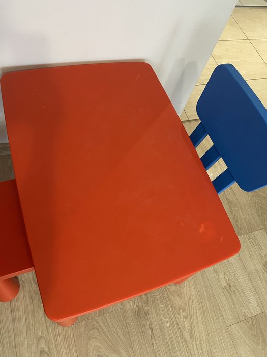 Stolik z krzesełkami