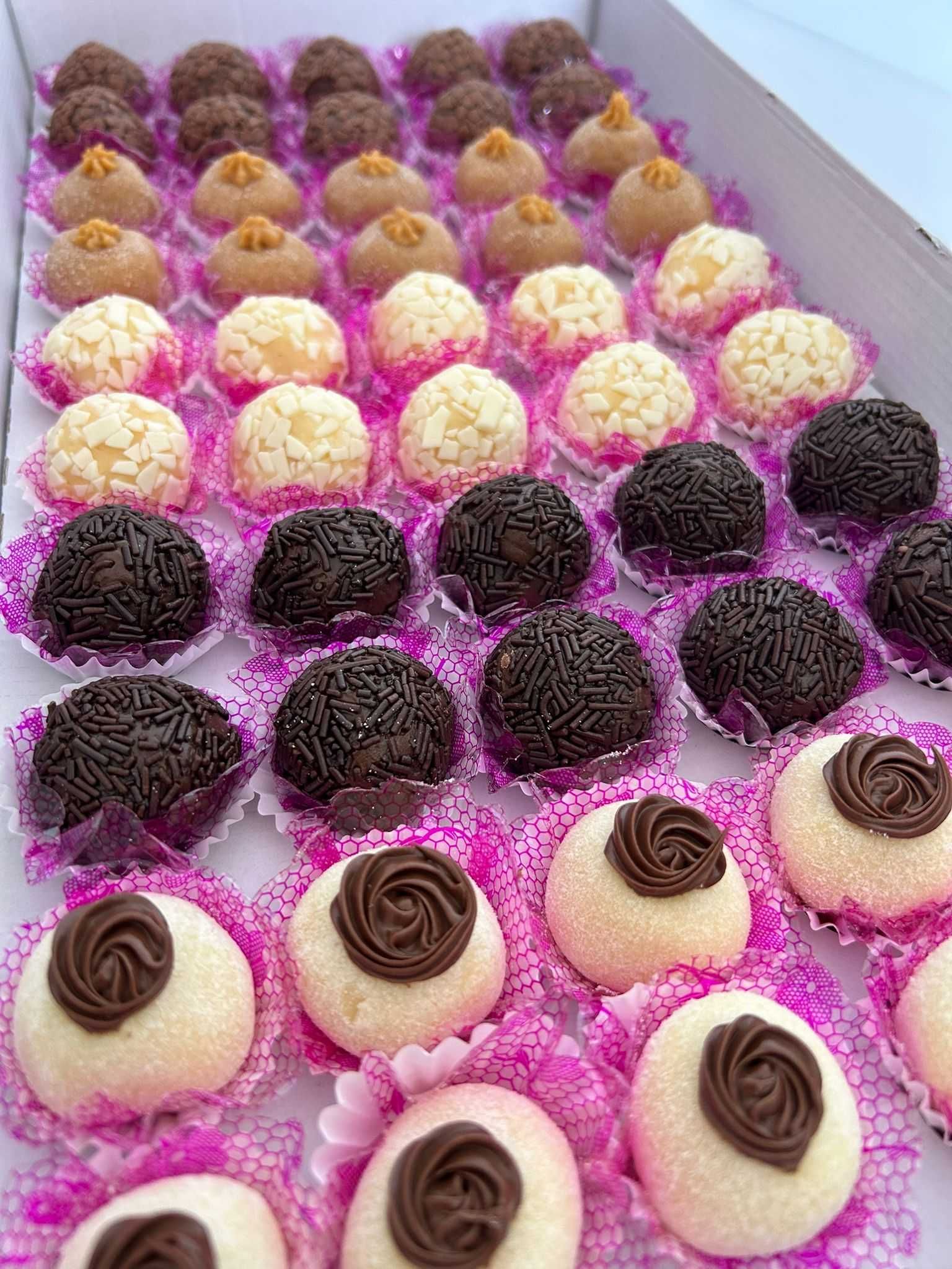 Brigadeiros gourmet e bolos de aniversário