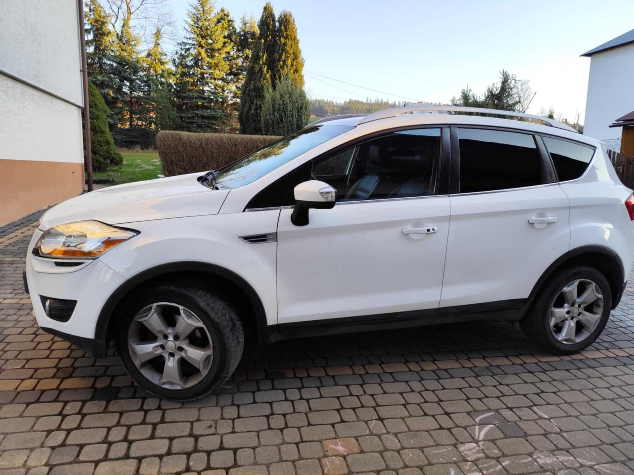 Ford Kuga 4x4, Skóra, Panorama