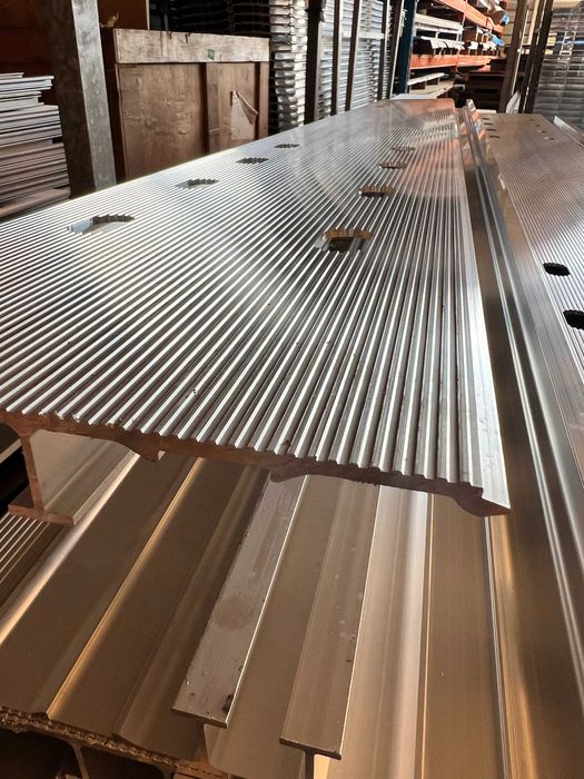 Profil ( panel ) aluminiowy podłogowy do autolawety, przyczep 2100 mm