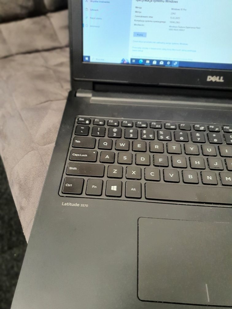 Dell latitude 3570 Intel Core i5 15 cali 8 GB ram-u