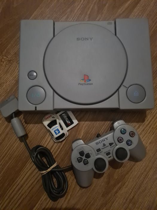 Vendo Playstation e jogos