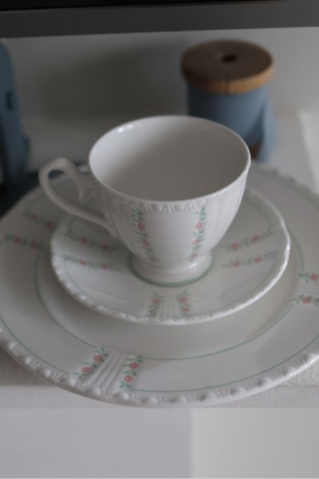 Вінтажний набір посуду