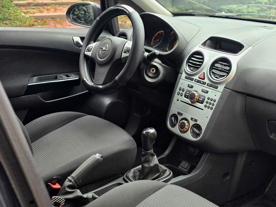Opel Corsa 2012г.в. 1.3 дизель, механика