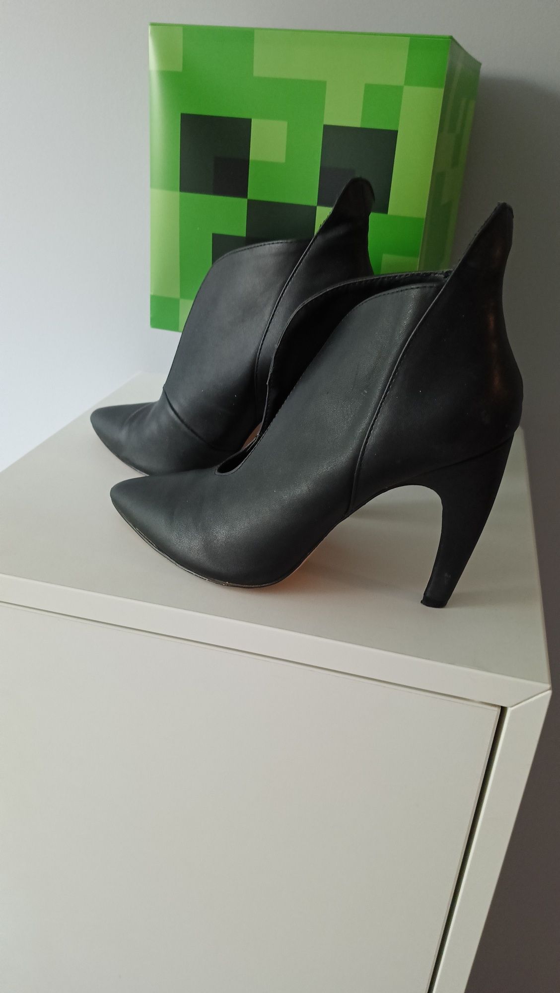 Botki damskie półbuty Reserved r.37