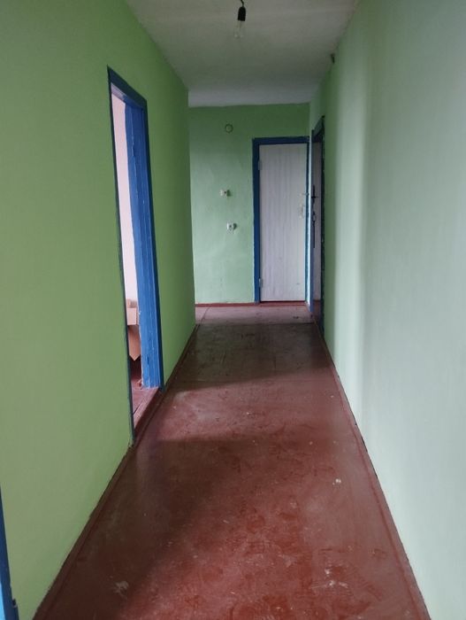 Продам 2 кім. Квартиру в цегляному будинку
