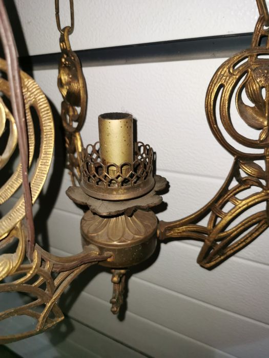 Żyrandol metalowy starodawny