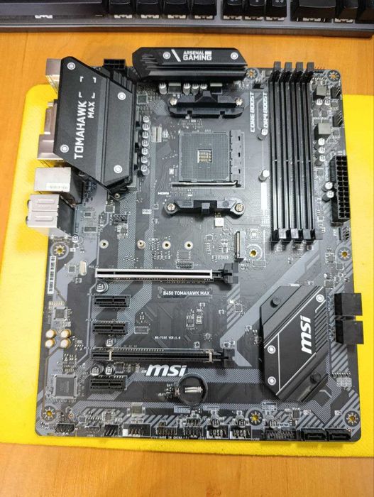 Материнська плата MSI B450 Tomahawk MAX