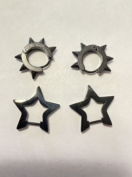 Zestaw nowych  czarnych kolczykow ze stali