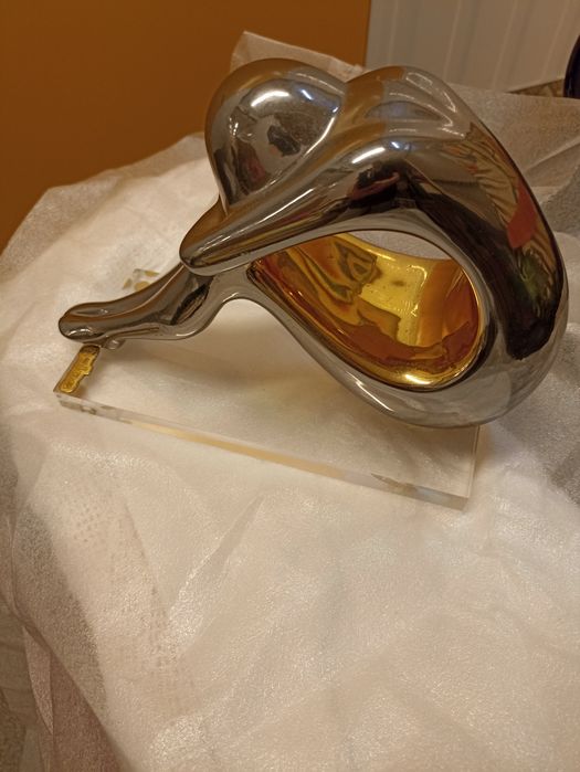 Estátua em porcelana - Pessoa curvada - Marca Galos