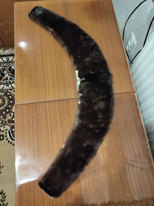 Комір норковий..