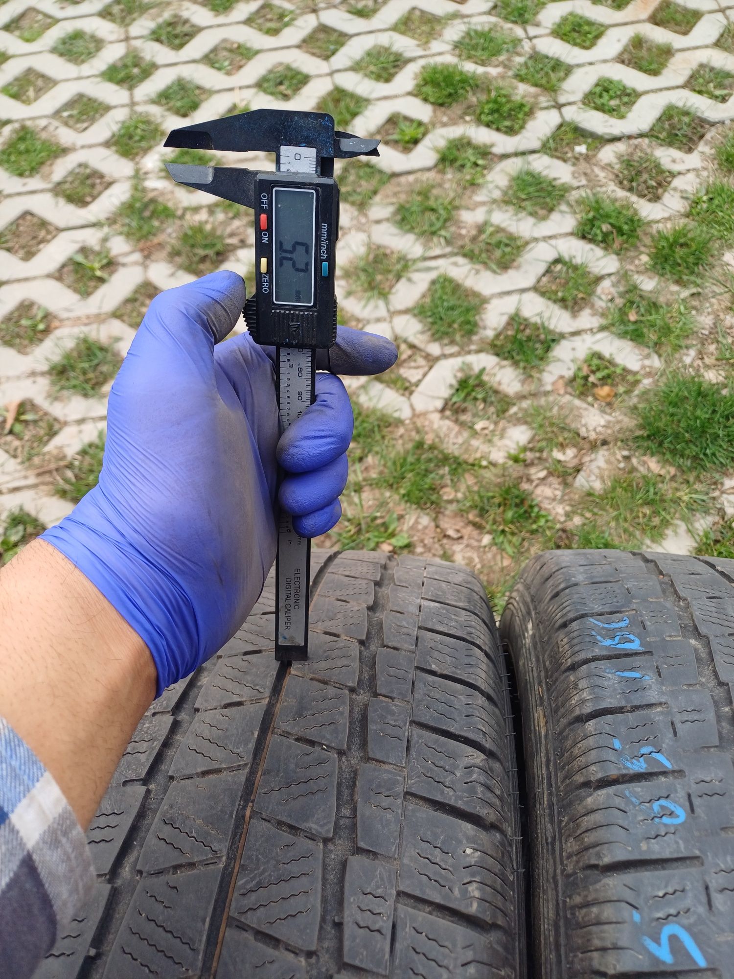 2 opony wielosezonowe 235/65r16c FALKEN 2024r