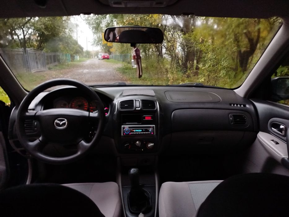 Продаж авто Mazda 323F