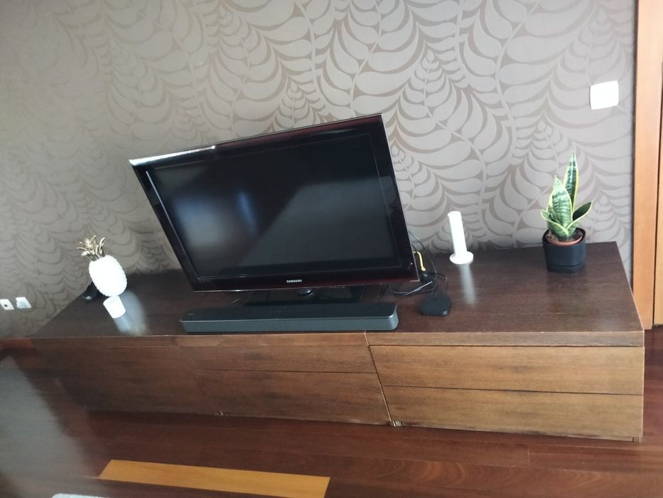 Movel TV  em Madeira (Modular)
