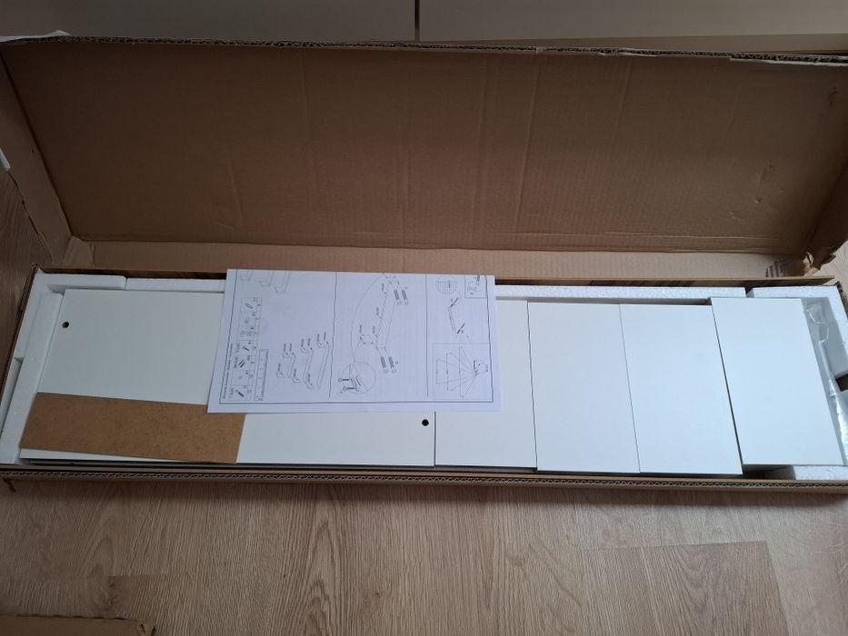 Sprzedam półkę białą Trio firmy Bratex