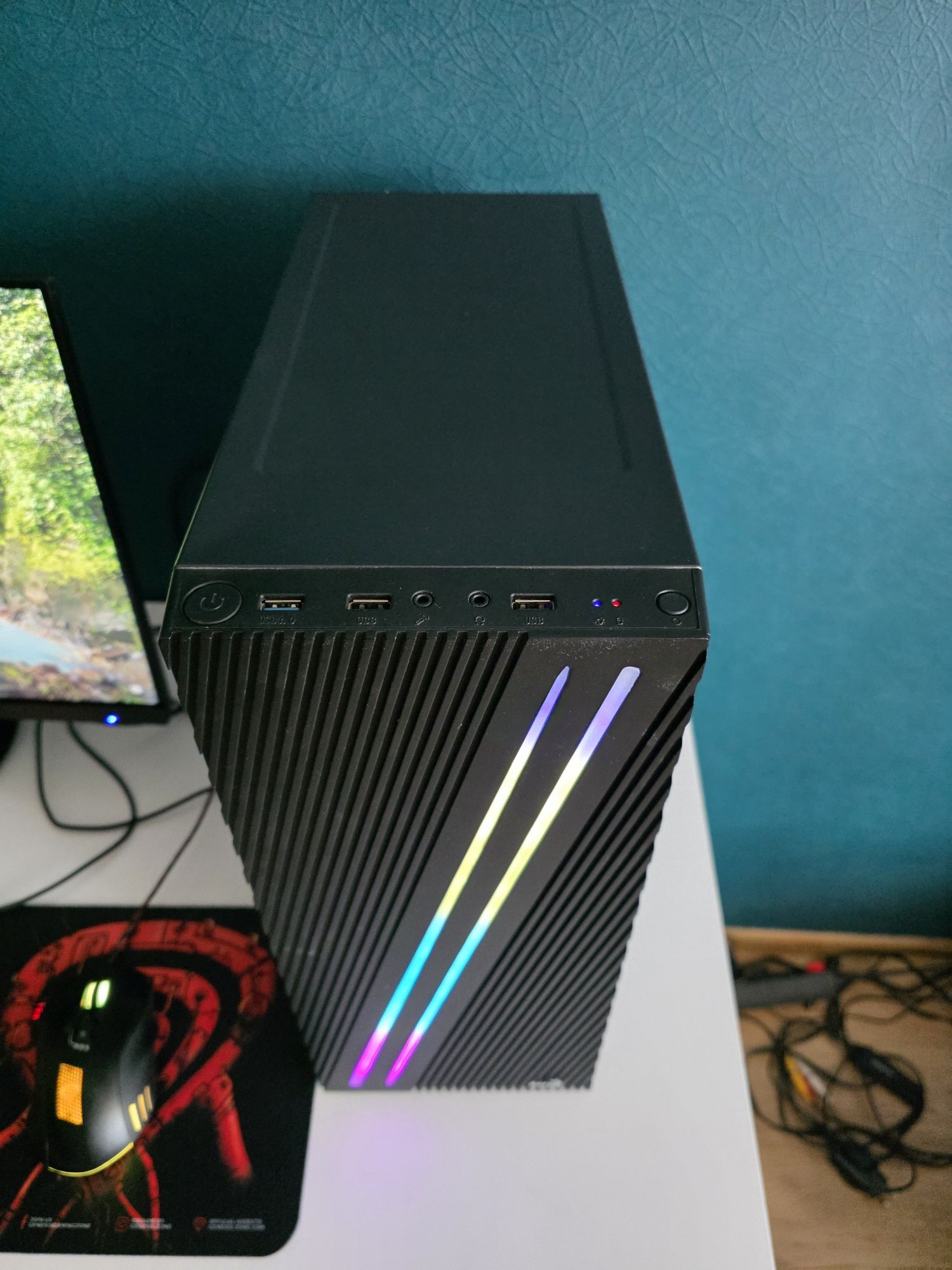 Komputer z nowym monitorem z głosnikami. Ryzen 5, GTX, 16gb ram, ssd +