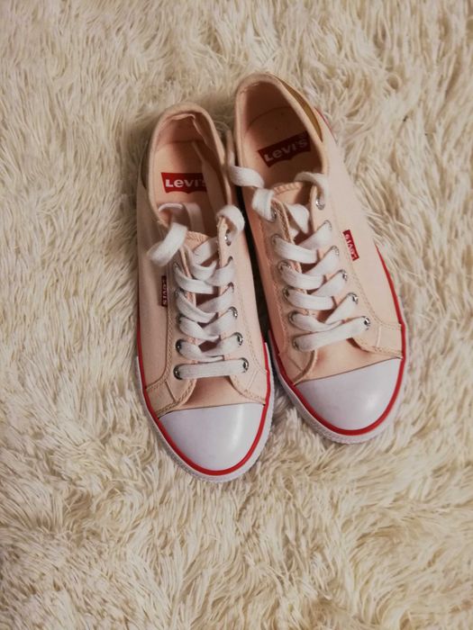 buty Levis rozmiar 37 trampki Levis 37 łososiowe