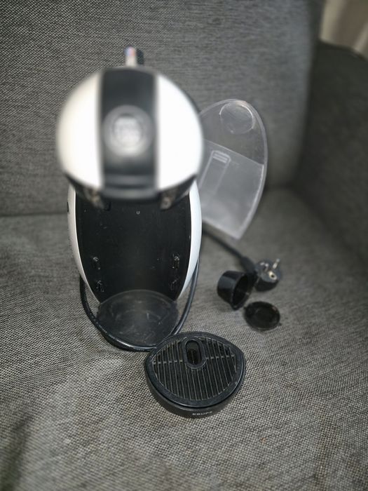 Expres do kawy NESCAFE DOLCE GUSTO-kapsułki