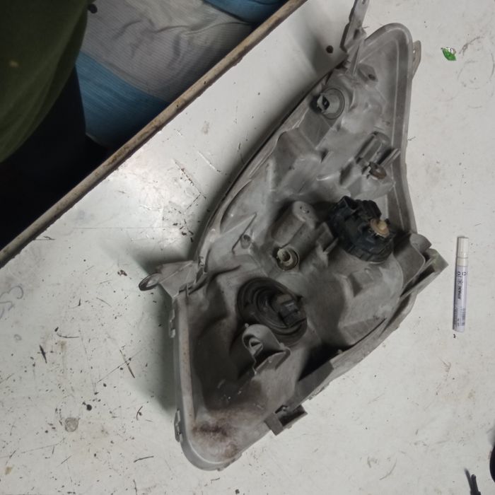 Lampa przód prawa Toyota Corolla Verso