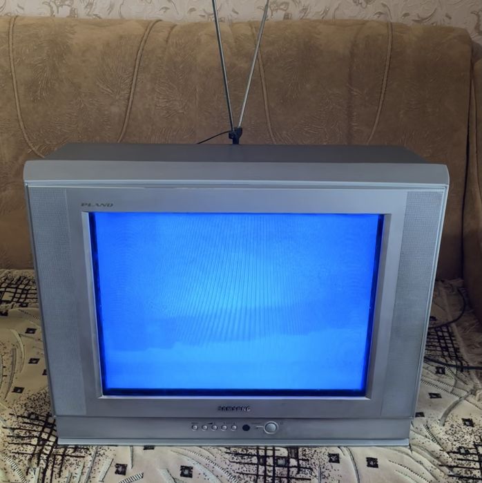 Продам старі телевізори та монітор