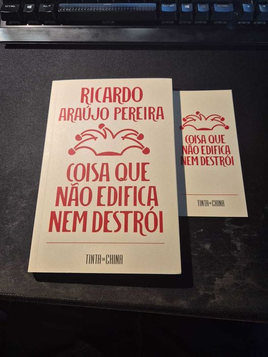 Livro “Coisa que Não Edifica Nem Destrói” - Ricardo Araújo Pereira