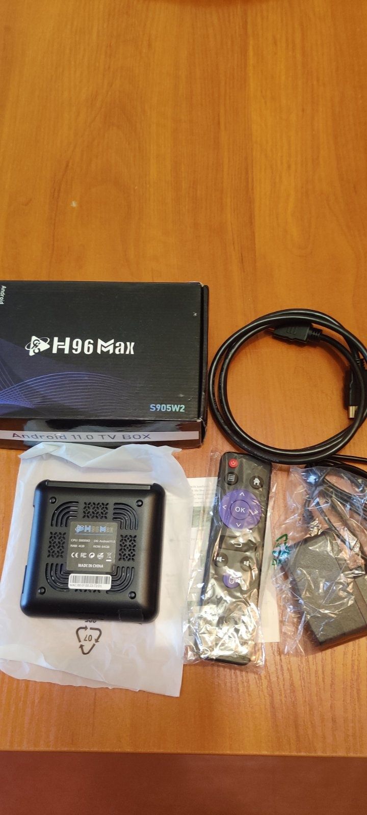 Приставка тв H96MAX S905W2 4/64  SlimBox android