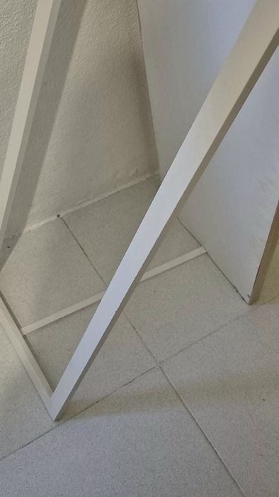 Espelho de pé em madeira