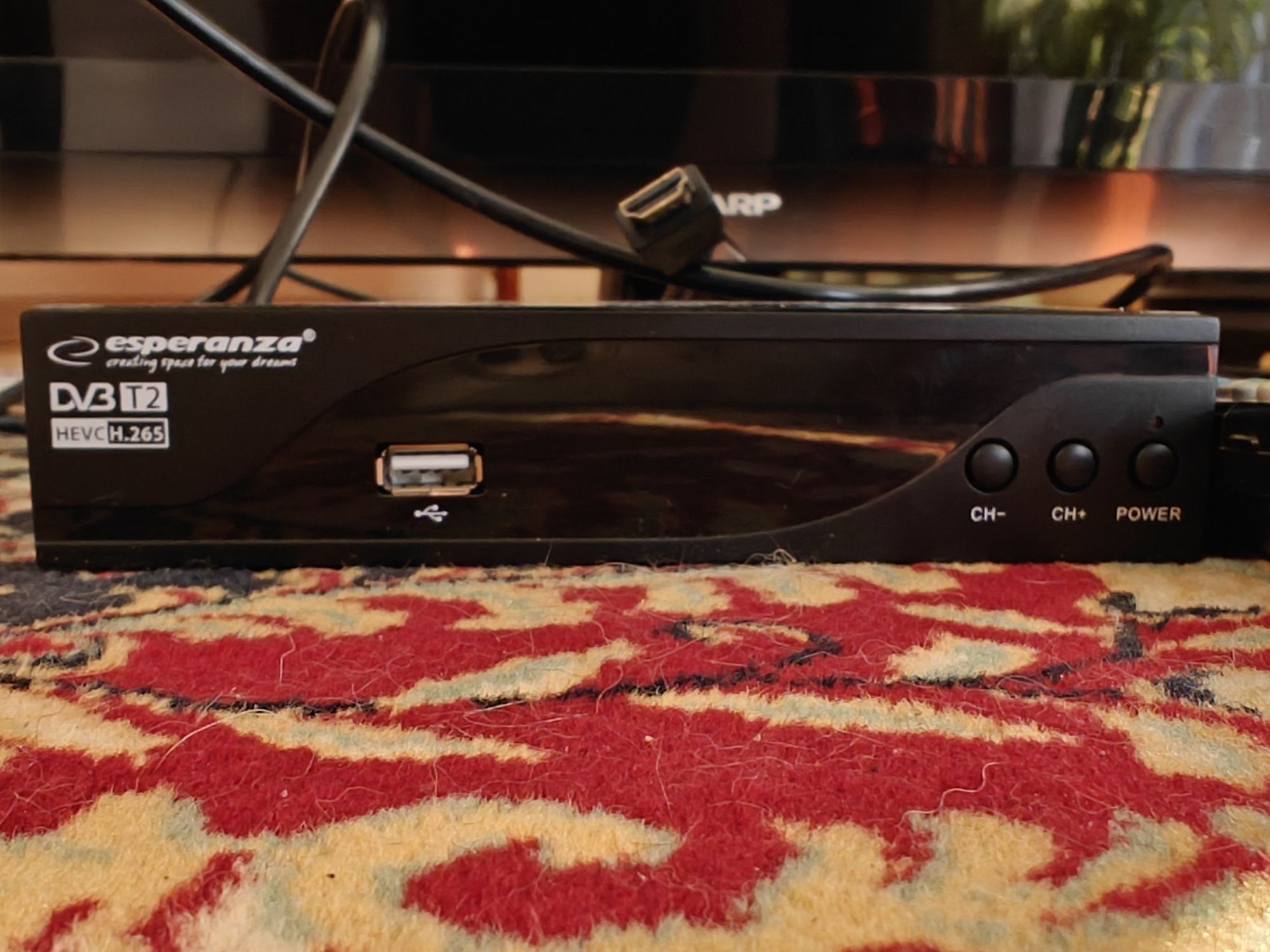 Sharp LC-40LX705E – TV idealny, dekoder gratis dla szybkich!