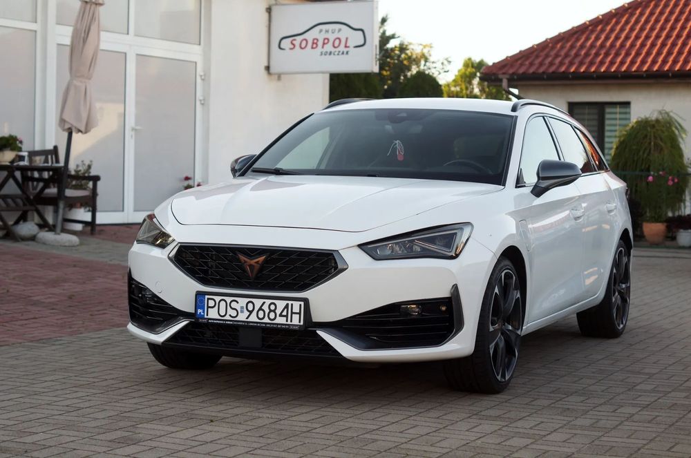 Cupra Leon Sportstourer 1,4 e-Hybrid Plug-IN, Moc systemowa 245KM, virtual cockpit, navi
