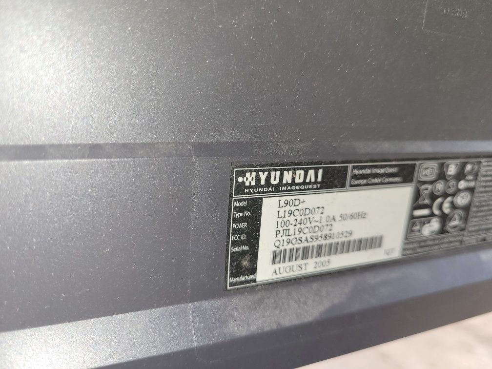 Monitor Hyundai 19 cali