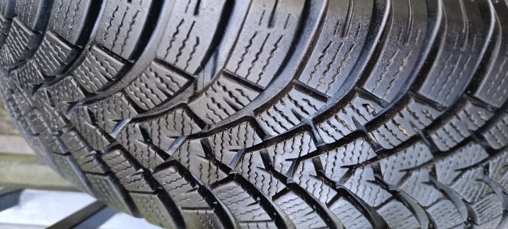 Sprzedam koła z zimowymi oponami. 195/65/15 rozstaw śrub 4x108 65.1