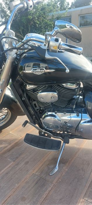 Suzuki C800 intruder