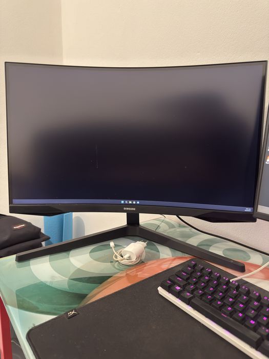 Monitor Gaming Samsung 27'' Odyssey G5 Curvo 1ms 144hz