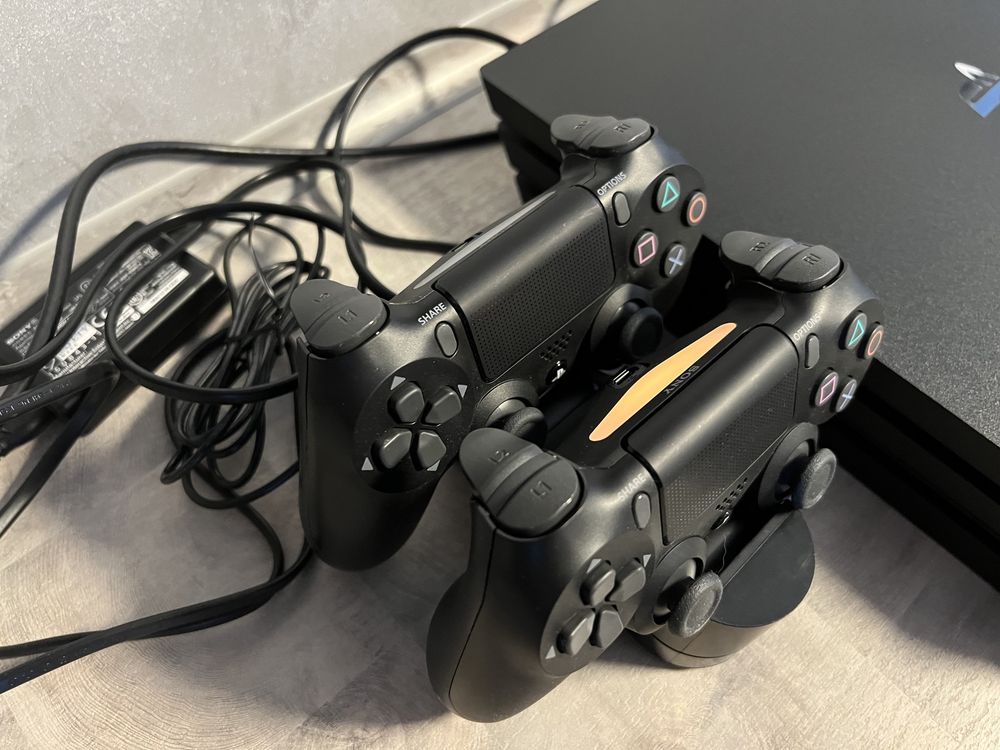 Sony PlayStation 4pro 1TB+VRочки