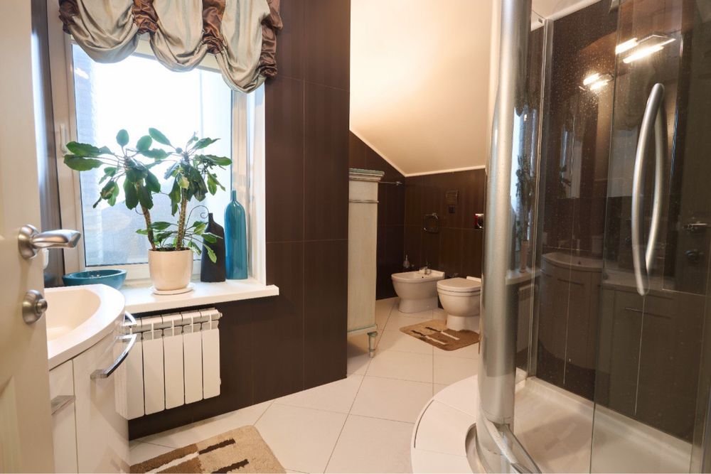 Продам дом на правом берегу реки Днепр пос.Ямбург с.Днепровое